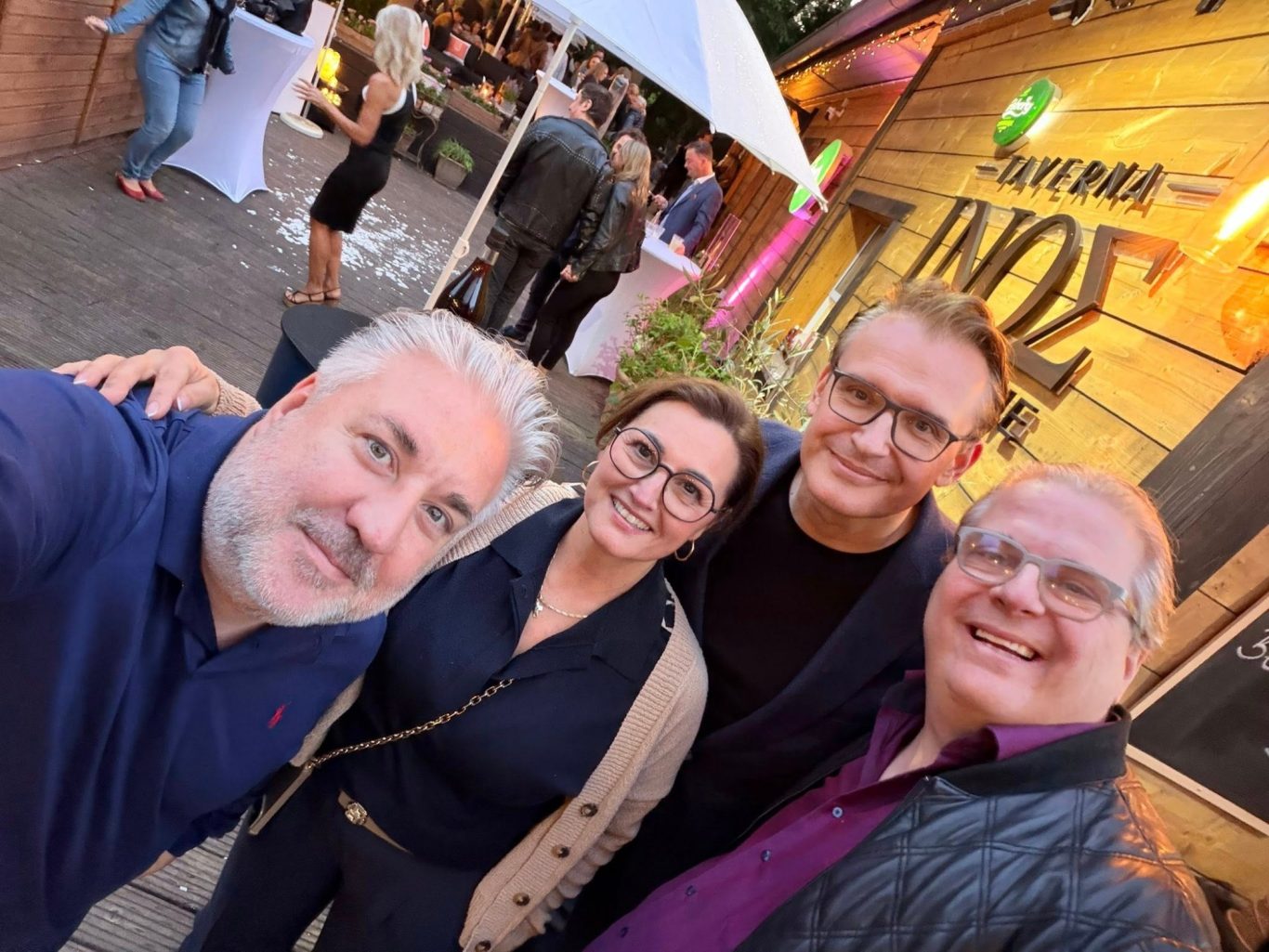 BERLINER GOLDSUSE Inh. Fabian Werth & TAVERNA INOS Geschäftführerin Chrissi Dogroulakis
